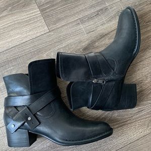 UGG Elora booties